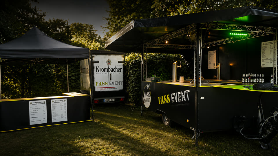 Fass Event Ausschankwagen und Kühlwagen auf einer Veranstaltung